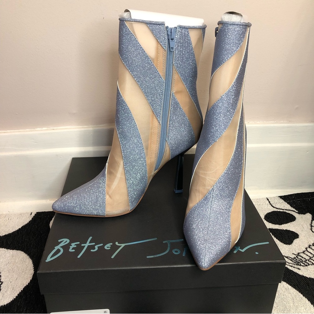 Blue by Betsey Johnson Heeled booties